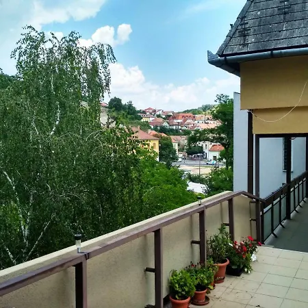 Aradi Apartman Apartament Ostrzyhom